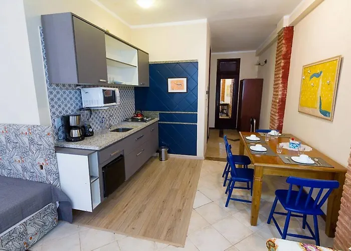 Solar Do Carmo Suites & Apartments
